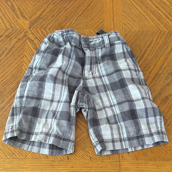 Old Navy Other - Old Navy Kids Plaid Shorts in Gray and White